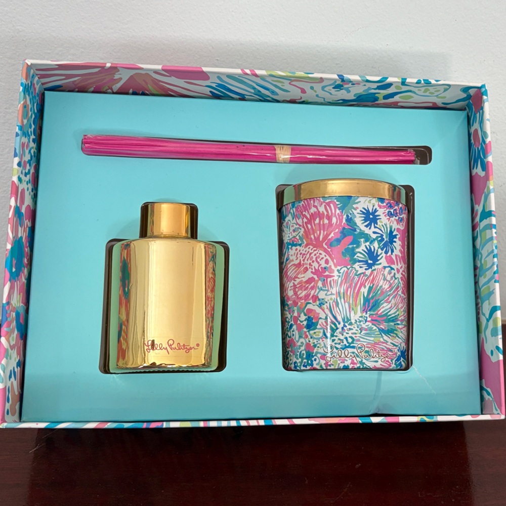Lilly Pulitzer Candle and Diffuser Set in Gypsea.